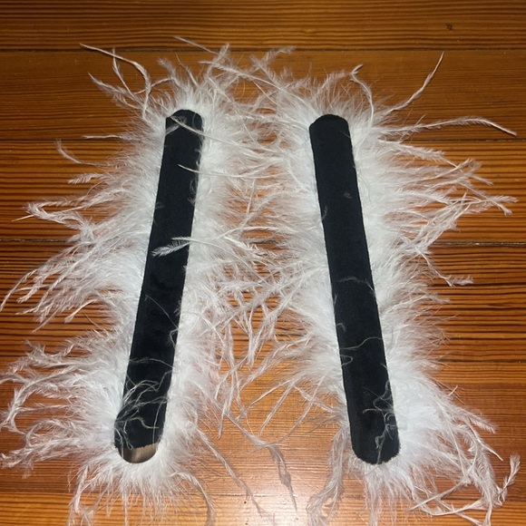 Ostrich feather cuffs - Picture 2 of 3